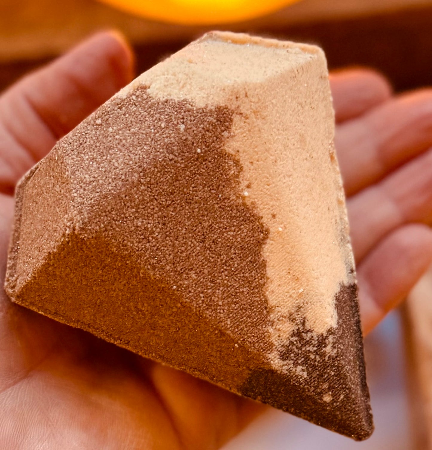 Dark Amber & Vanilla Bath Bomb