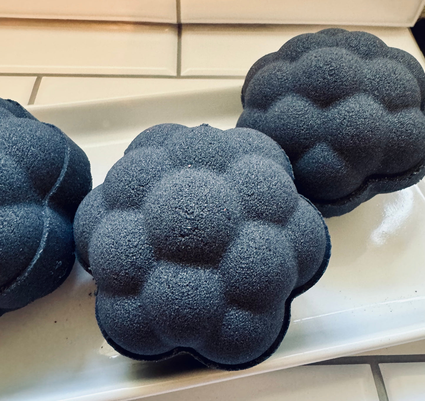 Black Raspberry & Vanilla Bath Bomb