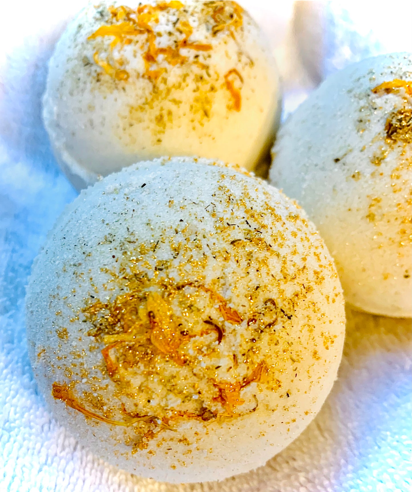 Honey & Oat Bath Bomb