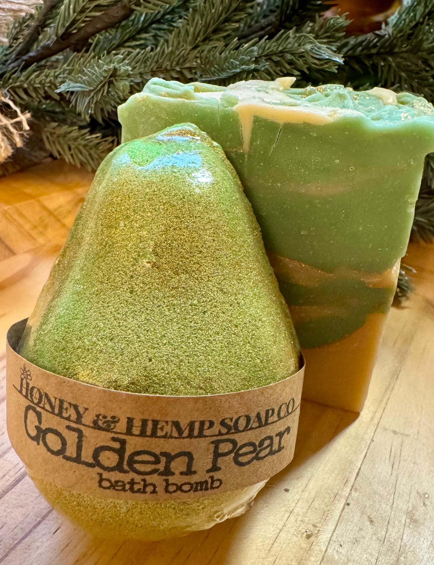 Golden Pear Bath Bomb